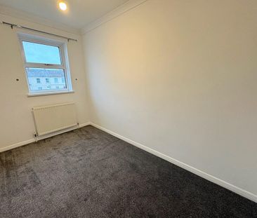 2 bedroom end of terrace house to rent - Photo 6