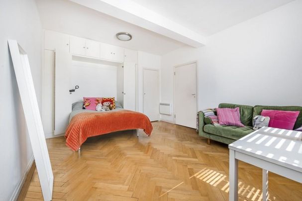 Studio to rent - Photo 1