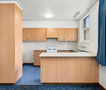 Centrally Located, Ground Floor Apartment - Hospital Precinct - Photo 1