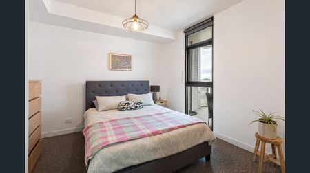 Spacious & Amazing Location - Photo 5