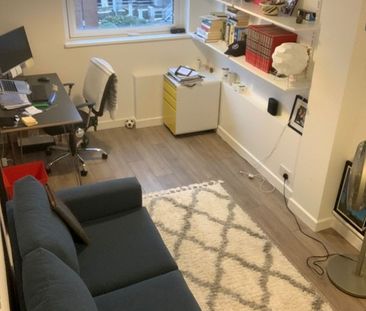 2 Bed Maisonette, Romulus Court, TW8 - Photo 3