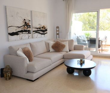 Luxury Flat for rent in Marbella Del Este, Spain - Photo 1