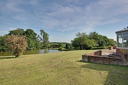 6 bedroom detached house to rent - Photo 4