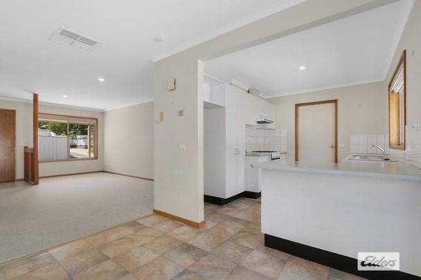 Charming 2-Bedroom Unit in Central Wodonga - Photo 1