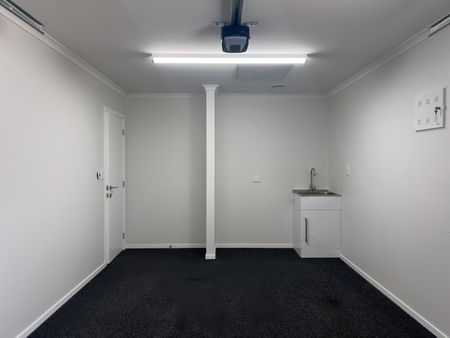 Near new two bedroom townhouse - Photo 5