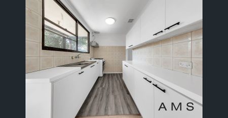 Renovated family home in Prime Location ! - Photo 5