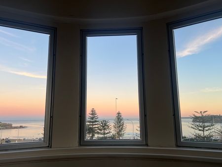 Bondi Beach - Photo 4