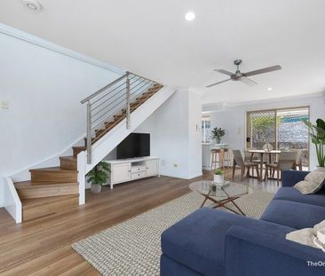 The convenient three bedroom townhouse - Photo 1