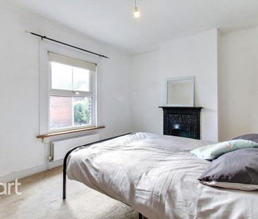 3 bedroom semi-detached house to rent - Photo 5