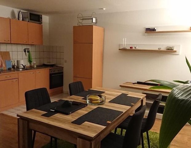 Helle Wohnung mit Einbauküche und Tageslichtbad - Foto 1