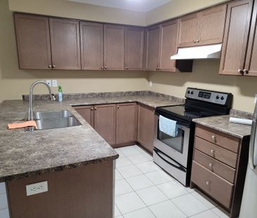 For Lease - 3045 Gladeside Avenue Unit# 2, Oakville, Ontario - Photo 6