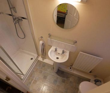 3 bedroom terraced house to rent - Photo 6