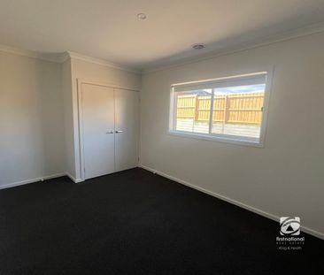 MODERN FAMILY LIVING! - Photo 6