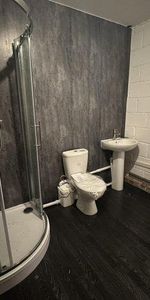 5 bedroom flat to rent - Photo 3