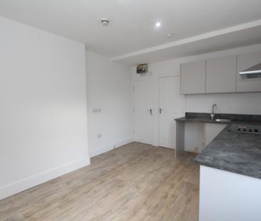 1 bedroom ground floor flat to rent - Photo 2