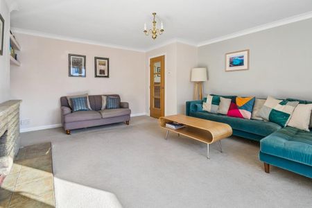 4 bedroom detached house to rent - Photo 4
