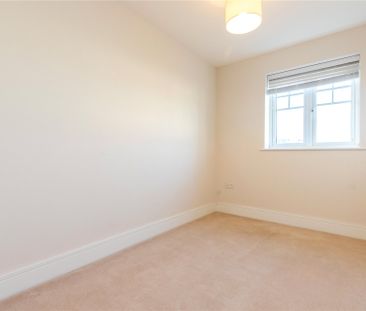 4 bedroom House in Maine Street, Reading - Photo 2