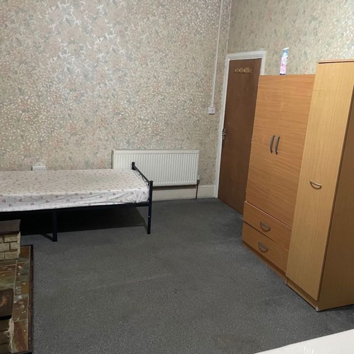 Room in a Shared House, Green Lane, IG3 - Photo 1