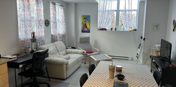 3 1/2 Rénové: Stationnement Près De Tout - Photo 3