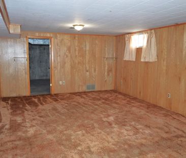 East Barrie: 3 Bed, 1.5 Bath Family Home, Melrose Ave. - Photo 4
