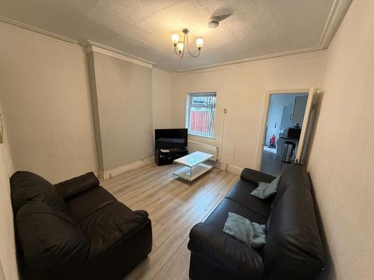 Liquid error: internal, Birmingham - Photo 1