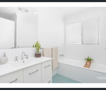 STYLE, SPACE AND A LITTLE BIT OF SURPRISE - Photo 3