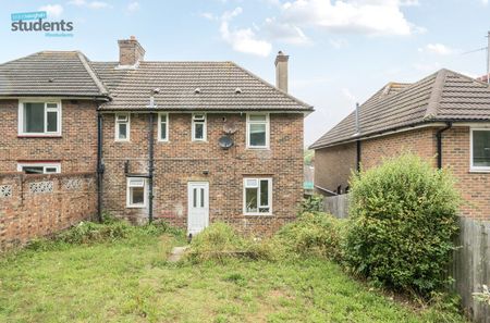 5 bedroom semi-detached house to rent - Photo 2