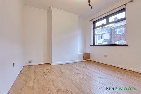 3 bedroom semi-detached house to rent - Photo 3