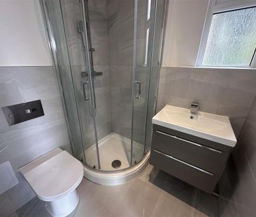 3 bedroom flat to rent - Photo 6