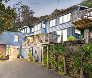 Quirky 4 Bedroom With Breath-taking Views - Photo 4