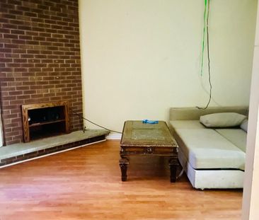 For Lease - 118 Banting Crescent, Brampton, Ontario - Photo 4