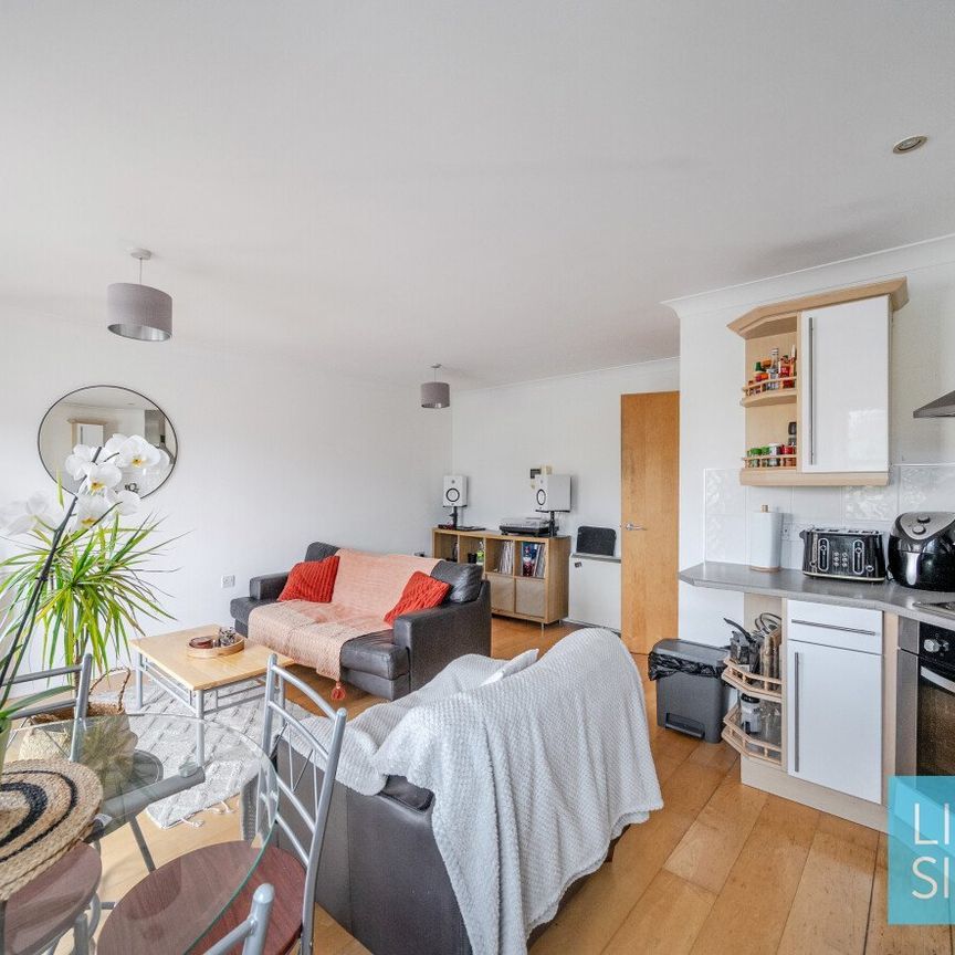 2 bedroom apartment to rent - Photo 1