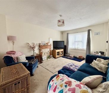 Jasmin Way, Cheltenham, GL51 - Photo 4