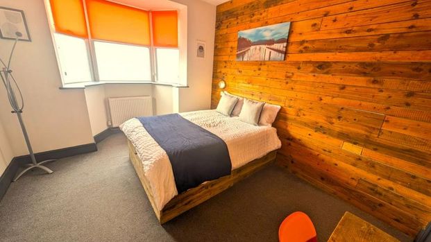 1 bedroom in a house share to rent - Photo 1