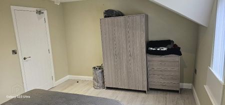 Castlereagh Road, Belfast, BT5 5FR - Photo 2