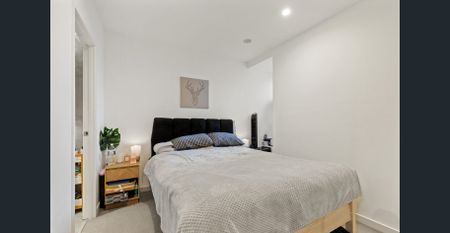 Luxury apartment in great location! (6 months lease only) - Photo 2