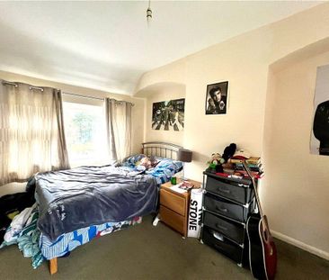 4 bedroom semi-detached house to rent - Photo 4