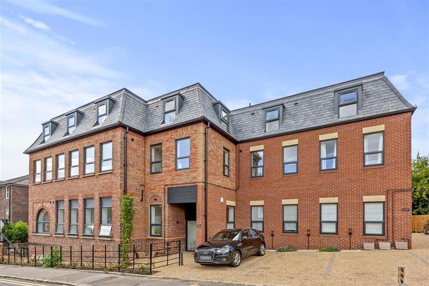 Harlow Road, High Wycombe - Photo 1