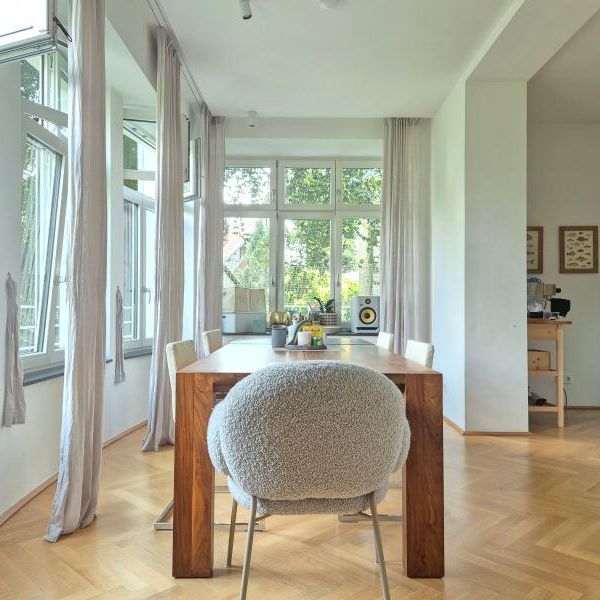 Altbaujuwel auf der Gugl! 143 m² WNFL + 16 m² Balkon, 4 Zimmer, generalsaniert, Küche möbliert! - Foto 1
