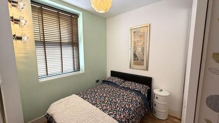 3 bedroom terraced house to rent - Photo 5