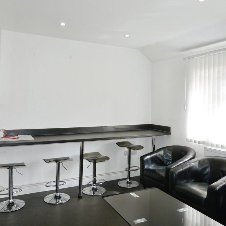 1 bedroom in a house share to rent - Photo 1