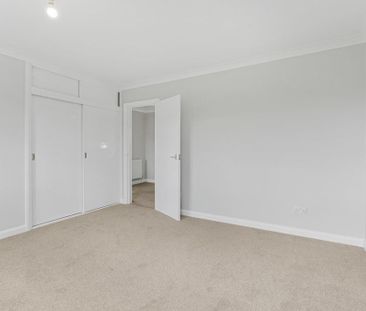 4 bedroom detached house to rent - Photo 3