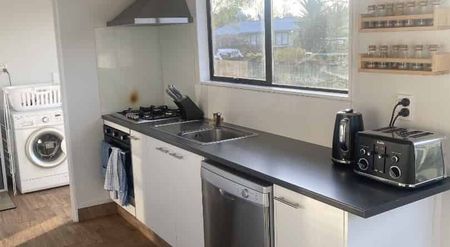 Immaculate Three Bedroom - Photo 3