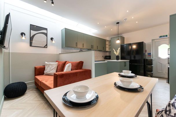 Bury Road Room 1 - Photo 1