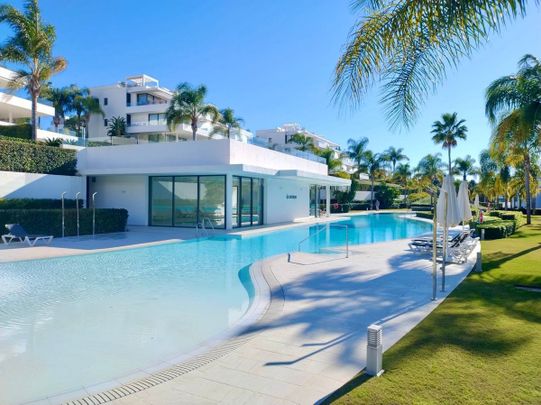 Apartment in Estepona, Costa del Sol - Photo 1