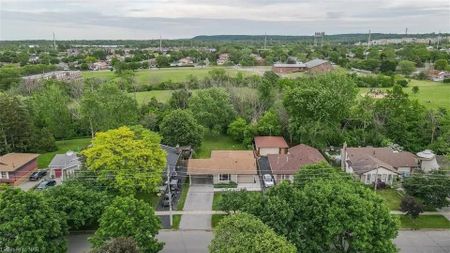 For Lease - 35 Carriage Road Unit# Upper, St. Catharines, Ontario - Photo 4