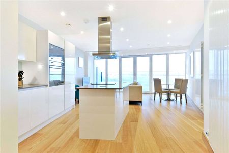 Bright and airy 2 double bedroom apartment to rent - Photo 2