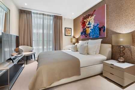 Park-facing four bedroom apartment in One Hyde Park - Photo 4