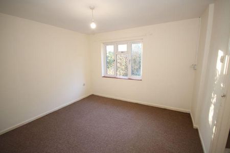 2 bedroom bungalow to rent - Photo 3