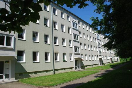 3-Zimmer-Wohnung mit guter Verkehrsanbindung an den ÖPNV - Foto 3